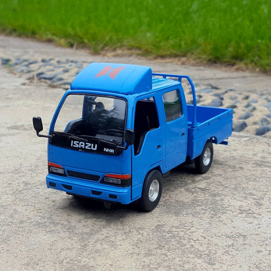 1:32 Scale ISUZU NHR Pickup Truck Toy