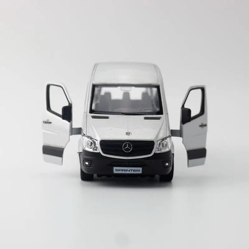 1:36 Scale MB Sprinter MPV