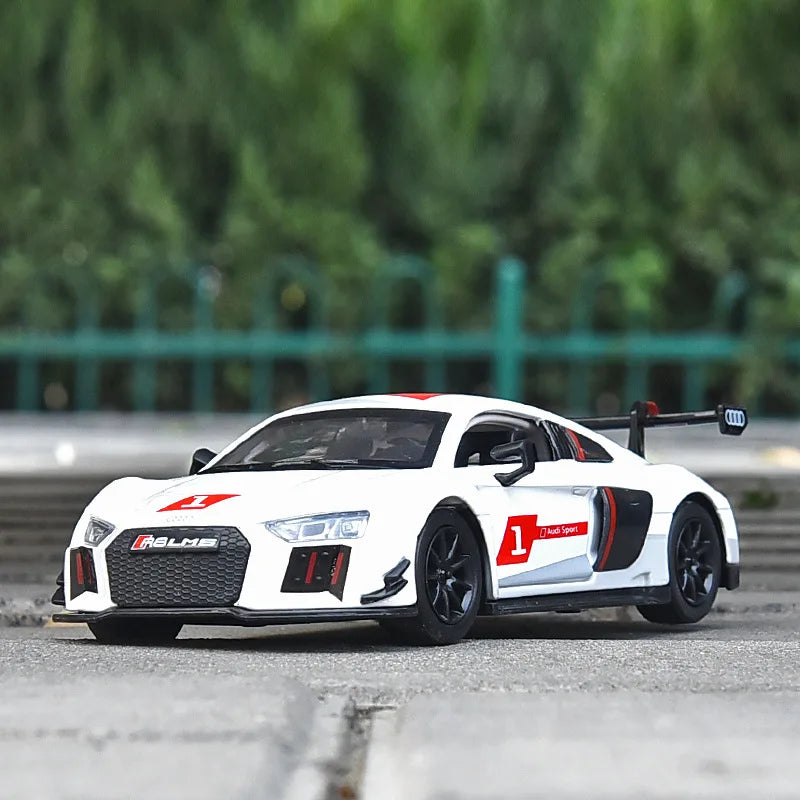 1:32 AUDI R8