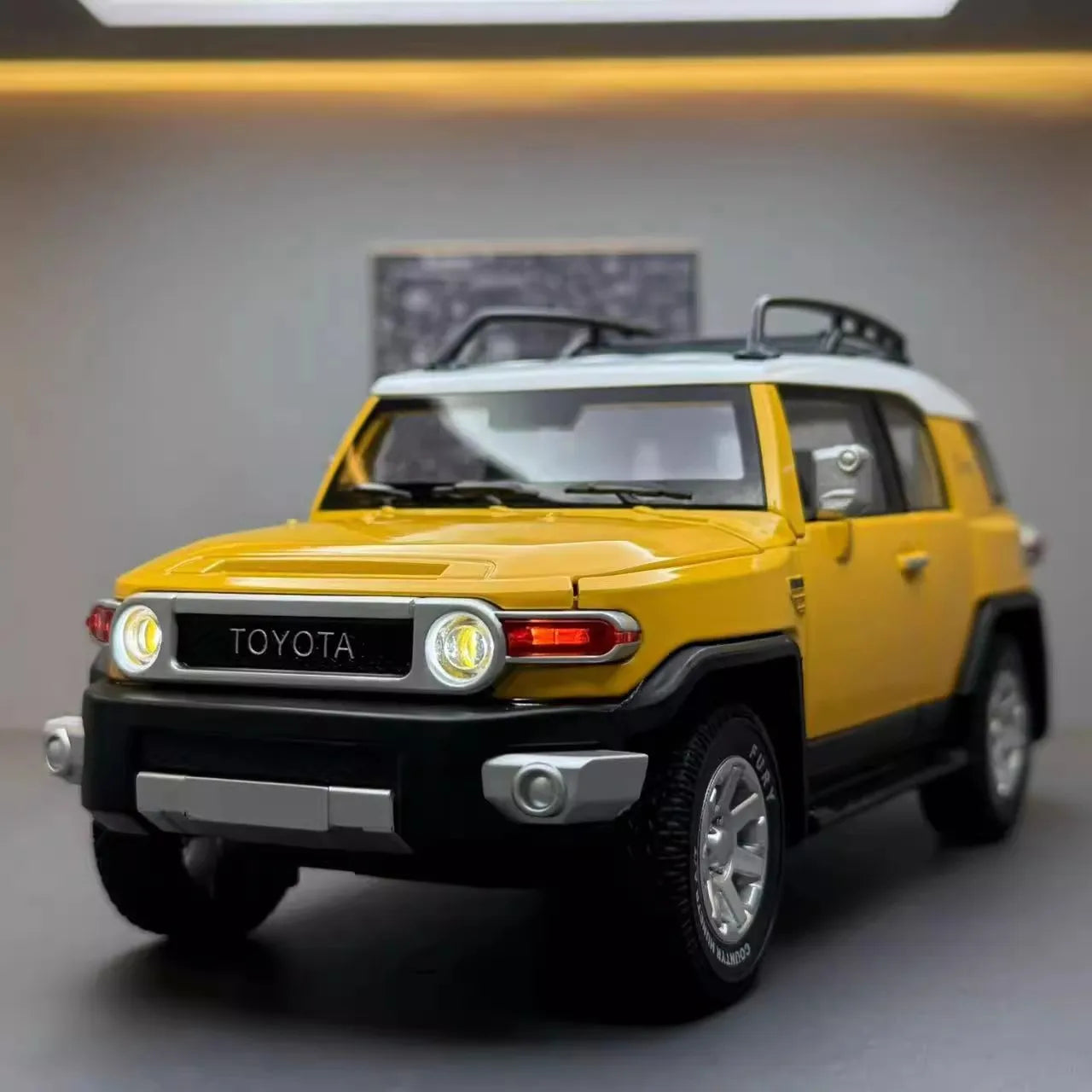 1:24 Toyota FJ Cruiser SUV