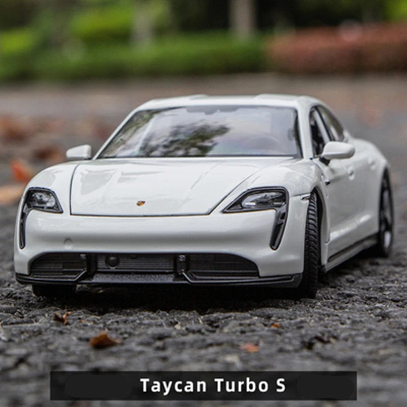 Welly 1:24 Porsche Taycan Turbo S