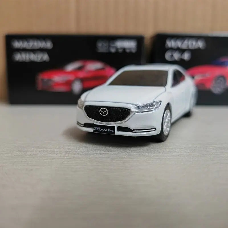 1:64 Mazda Atenza