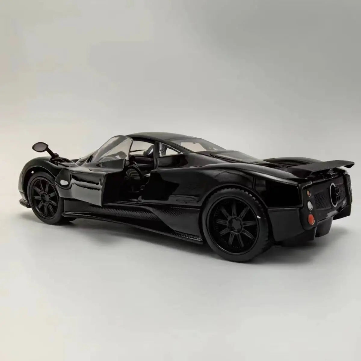 1:24 Pagani Zonda F Supercar