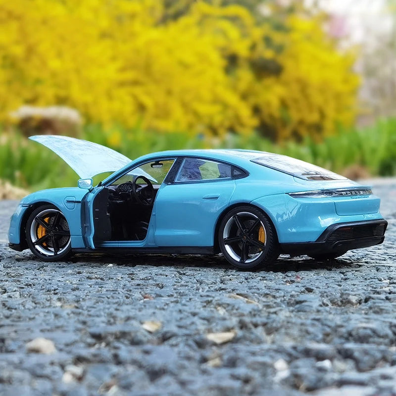 Welly 1:24 Porsche Taycan Turbo S