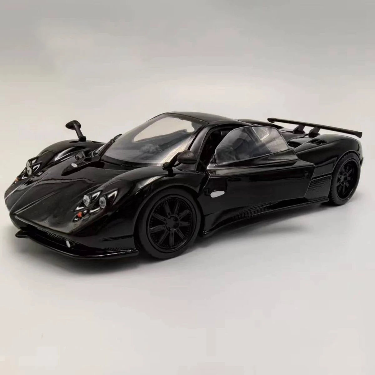 1:24 Pagani Zonda F Supercar