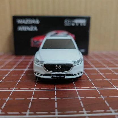 1:64 Mazda Atenza