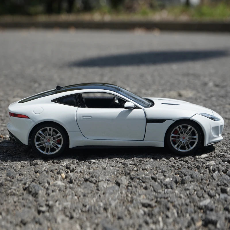 WELLY 1:24 JAGUAR F-Type Coupe