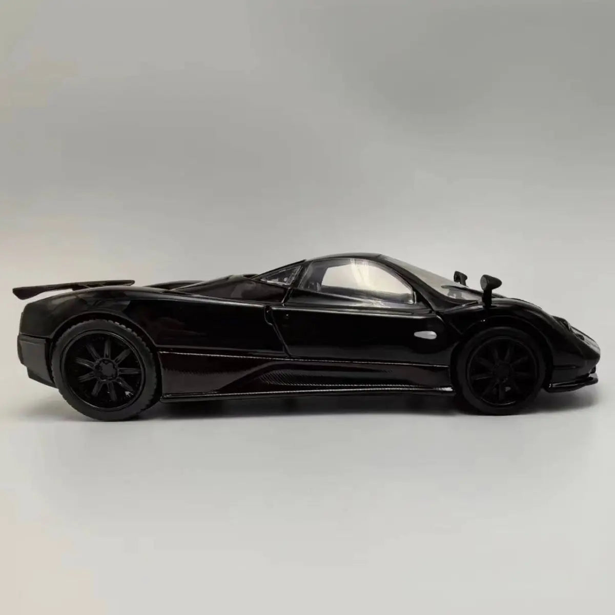 1:24 Pagani Zonda F Supercar