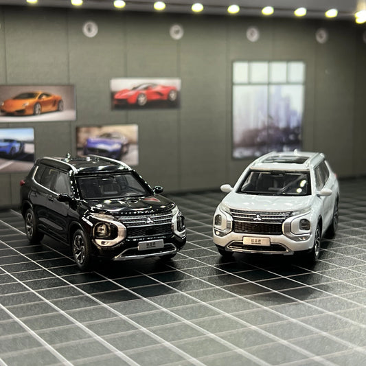 1:64 Mitsubishi Outlander SUV 2023