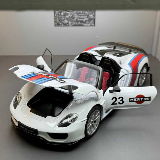 1:18 Porche 918 Spyder Martini