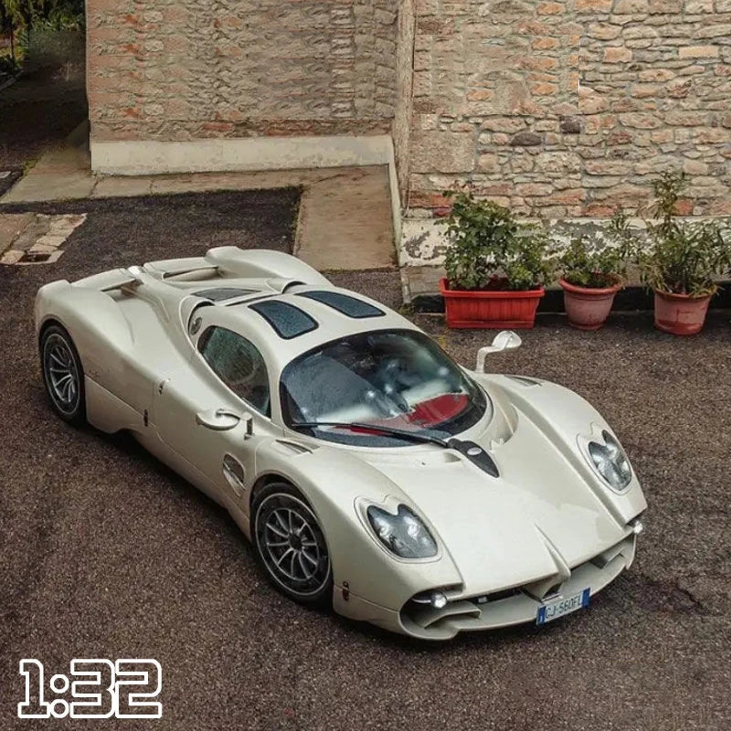 1:32 Pagani Utopia V12 Supercar