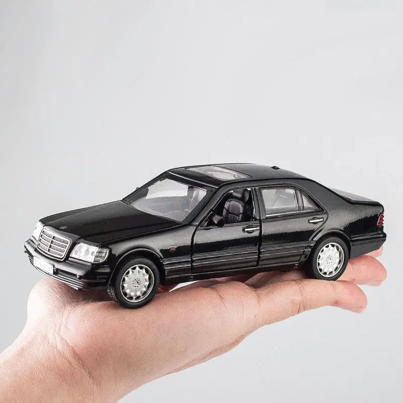 1:32 Benzs S-W140 Classic