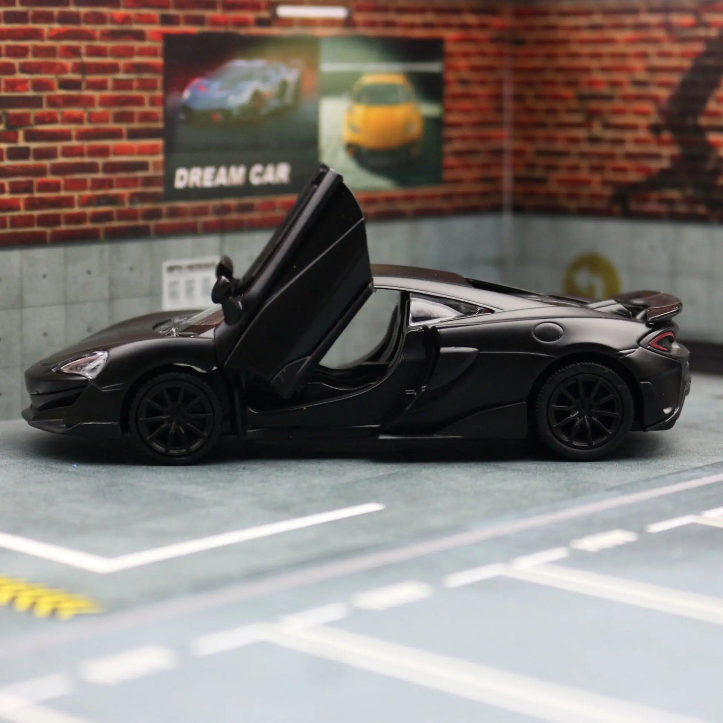 1:36 McLaren 600LT