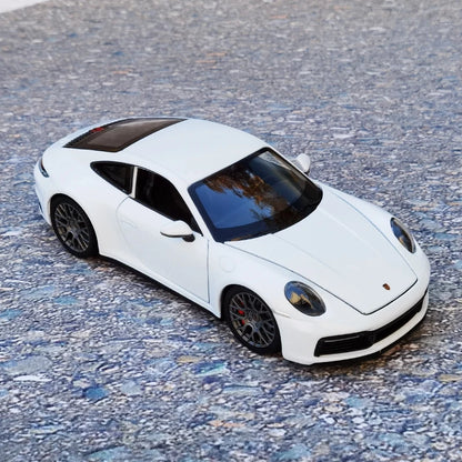 Welly 1:24 Porsche 911 Carrera 4S