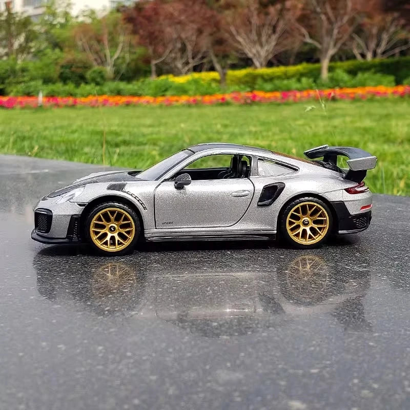 1:32 Porsche 911 GT2 RS Supercar